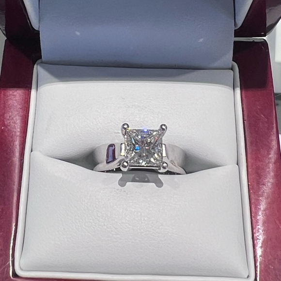 Princess cut / Platinum 1.61 Carat / G / VS2 / Diamond Ring - Picture 2 of 12